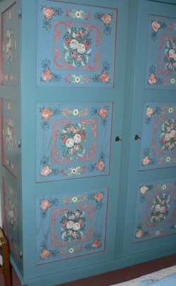 Creations Marylene - Meubles peints - Detail armoire de quiberon